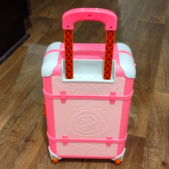 Disney Princess Style Collection Deluxe Suitcase - Picture 10 of 14